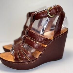 Born Wedge Sandals Women’s Size 8 Brown Leather Upper 4.5” Heels Platform Comfy